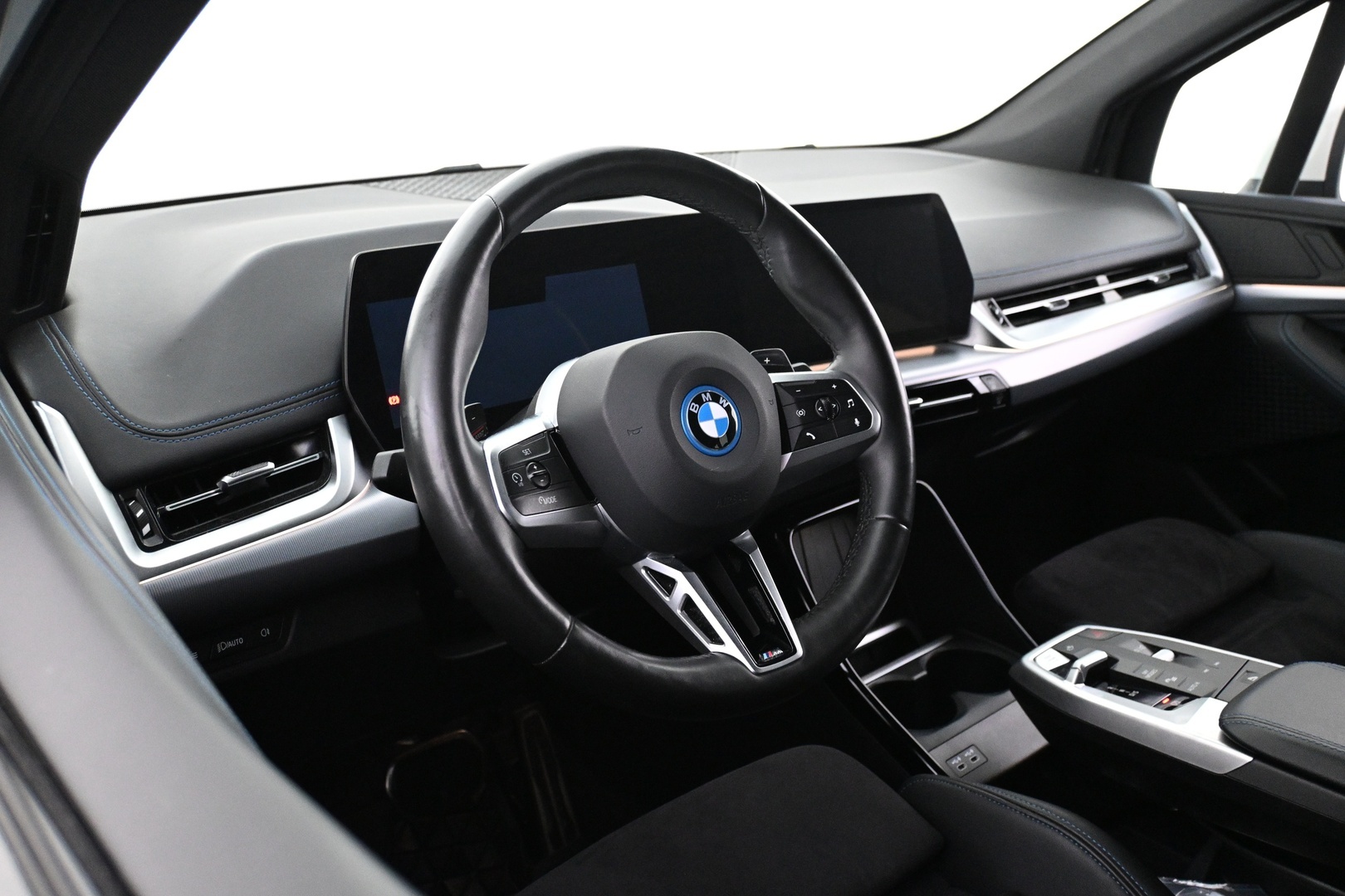BMW 225 2024