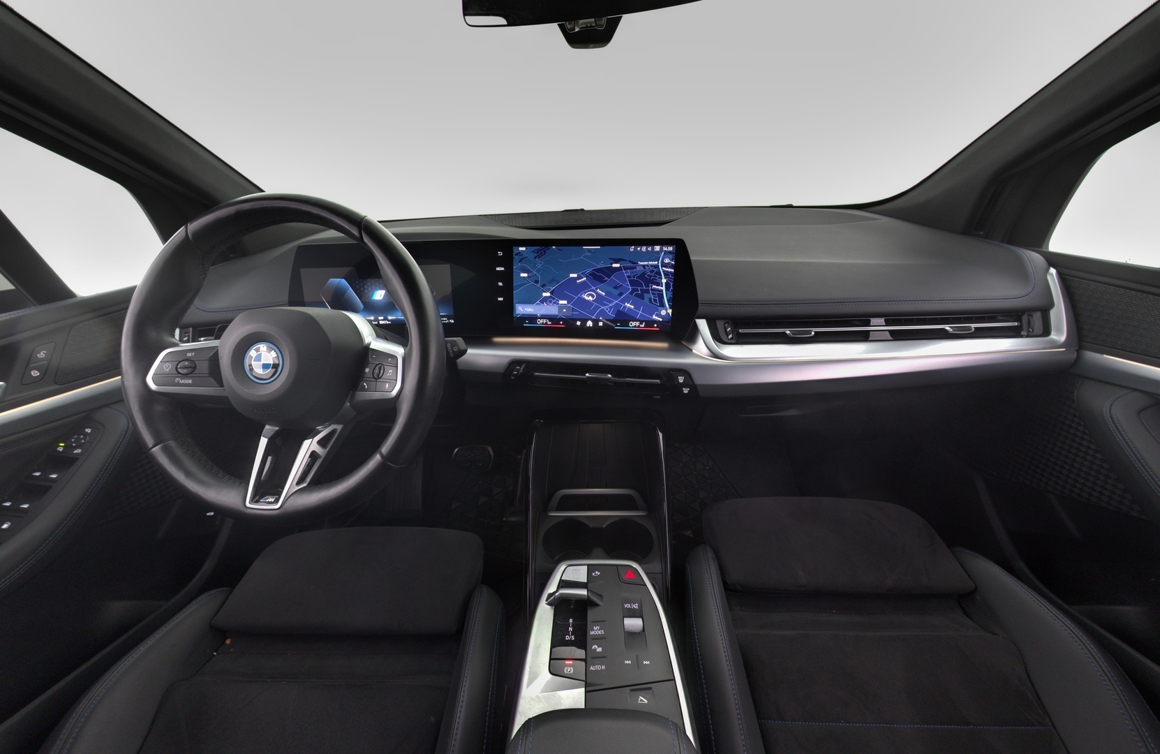 BMW 225 2024