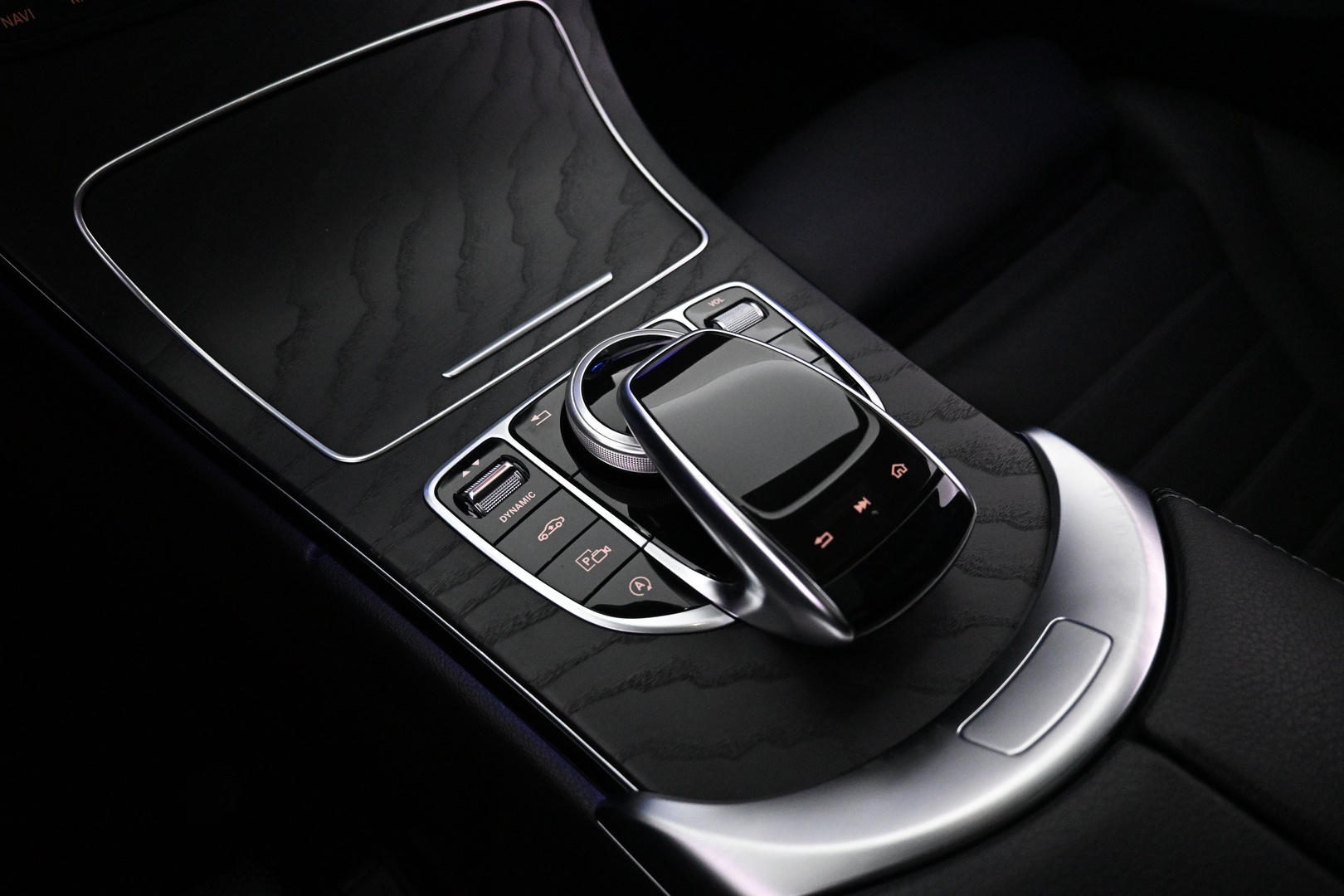 MERCEDES-BENZ C 2019