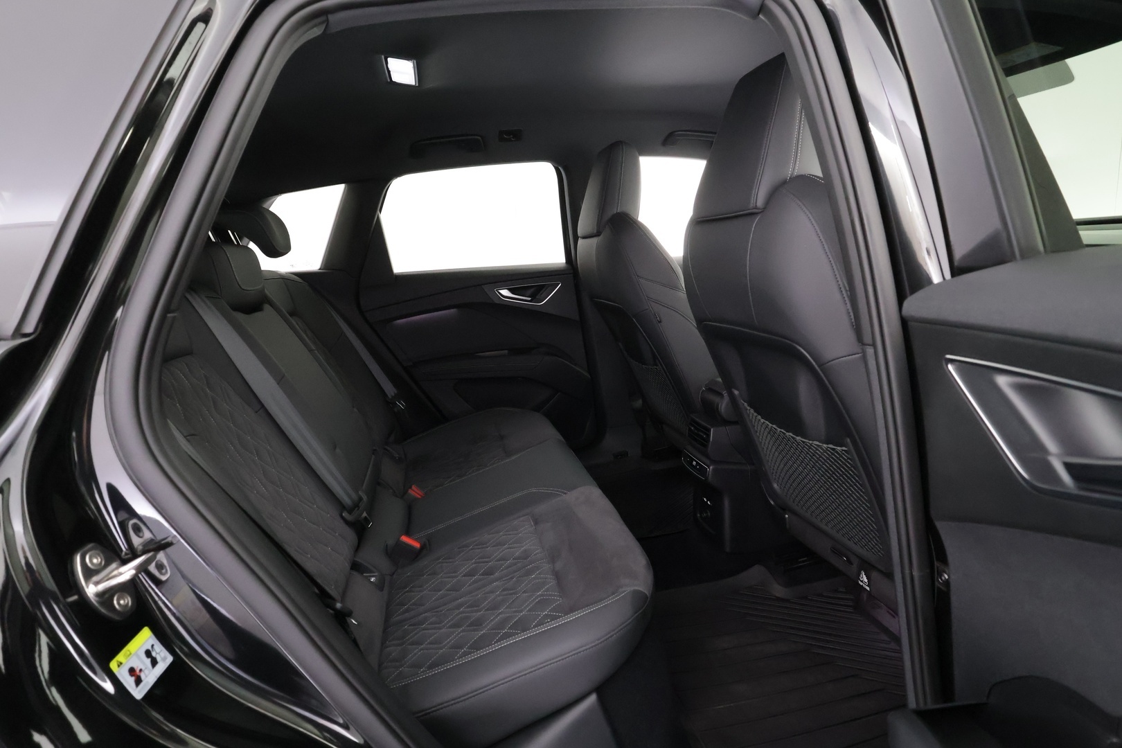 AUDI Q4 e-tron 2024