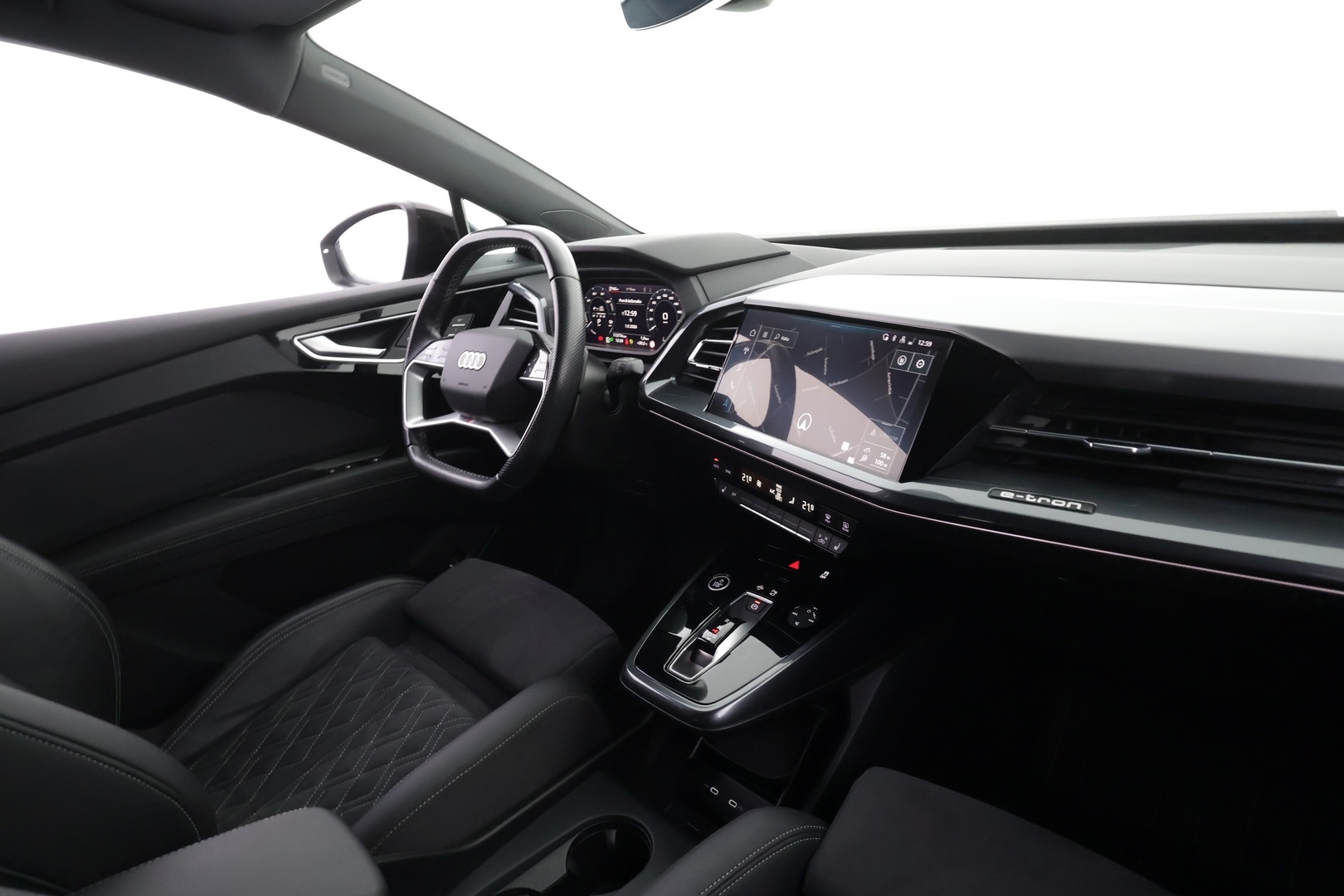 AUDI Q4 e-tron 2024