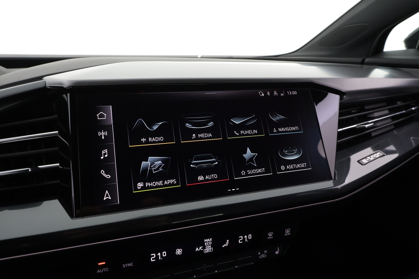 AUDI Q4 e-tron 2024