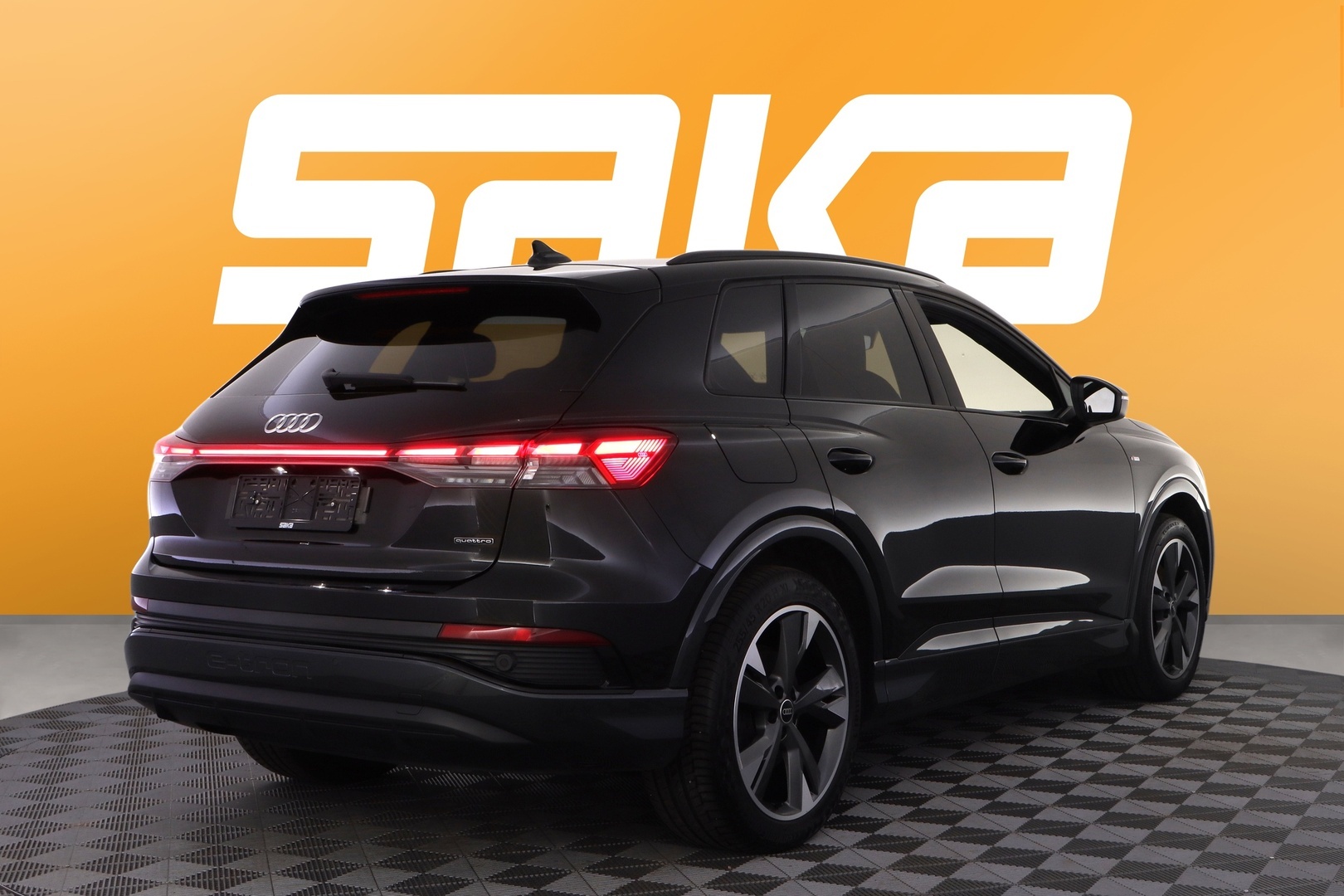AUDI Q4 e-tron 2024