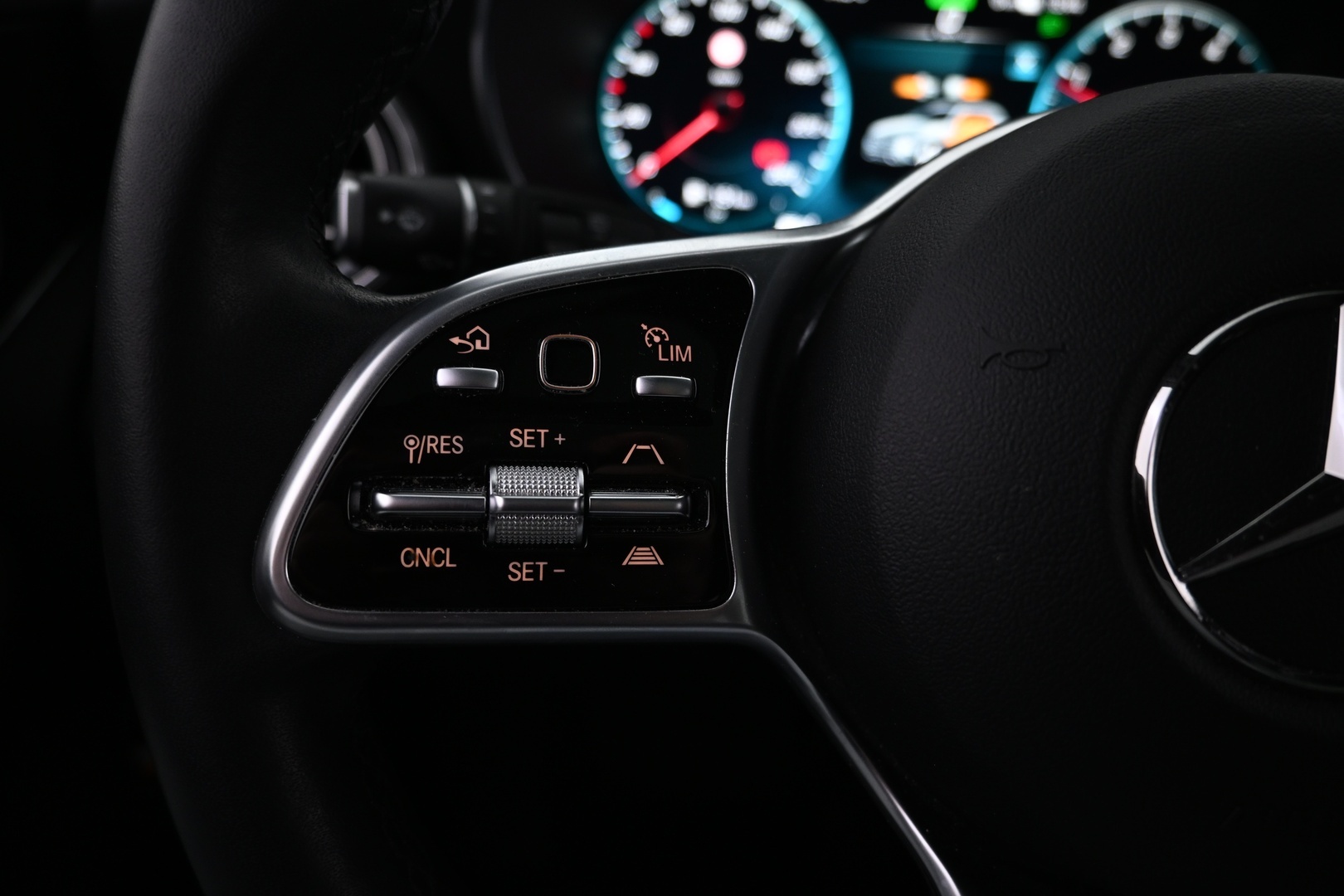 MERCEDES-BENZ GLC 2022