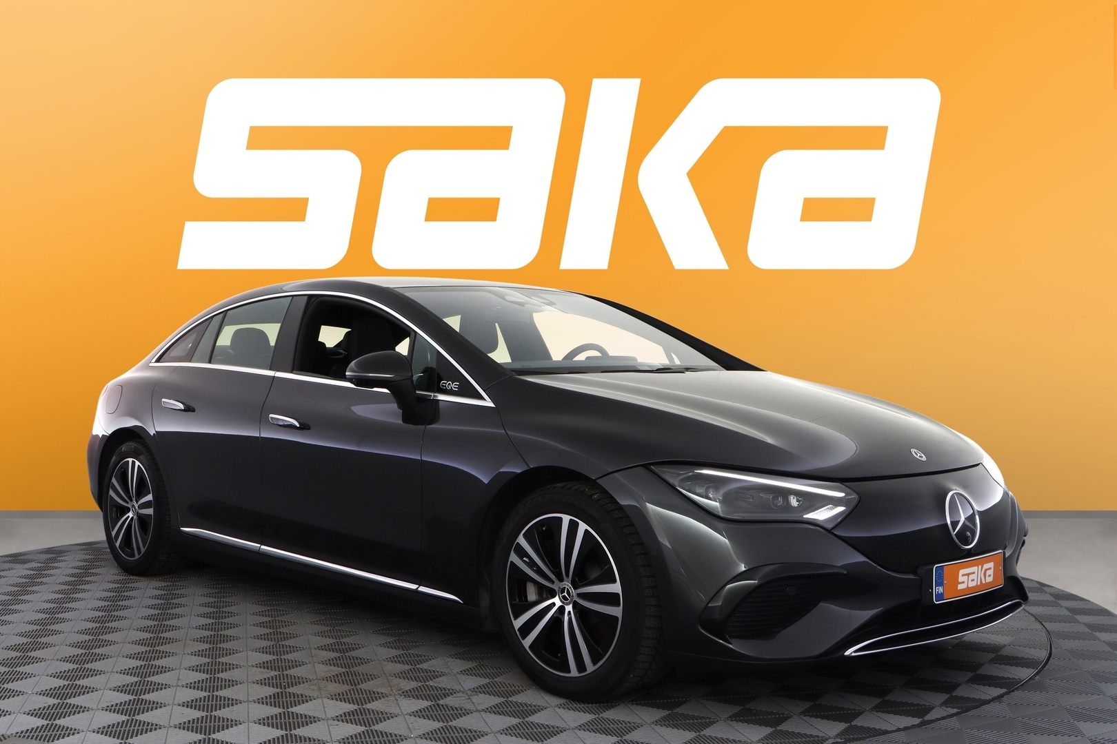 MERCEDES-BENZ EQE 2024