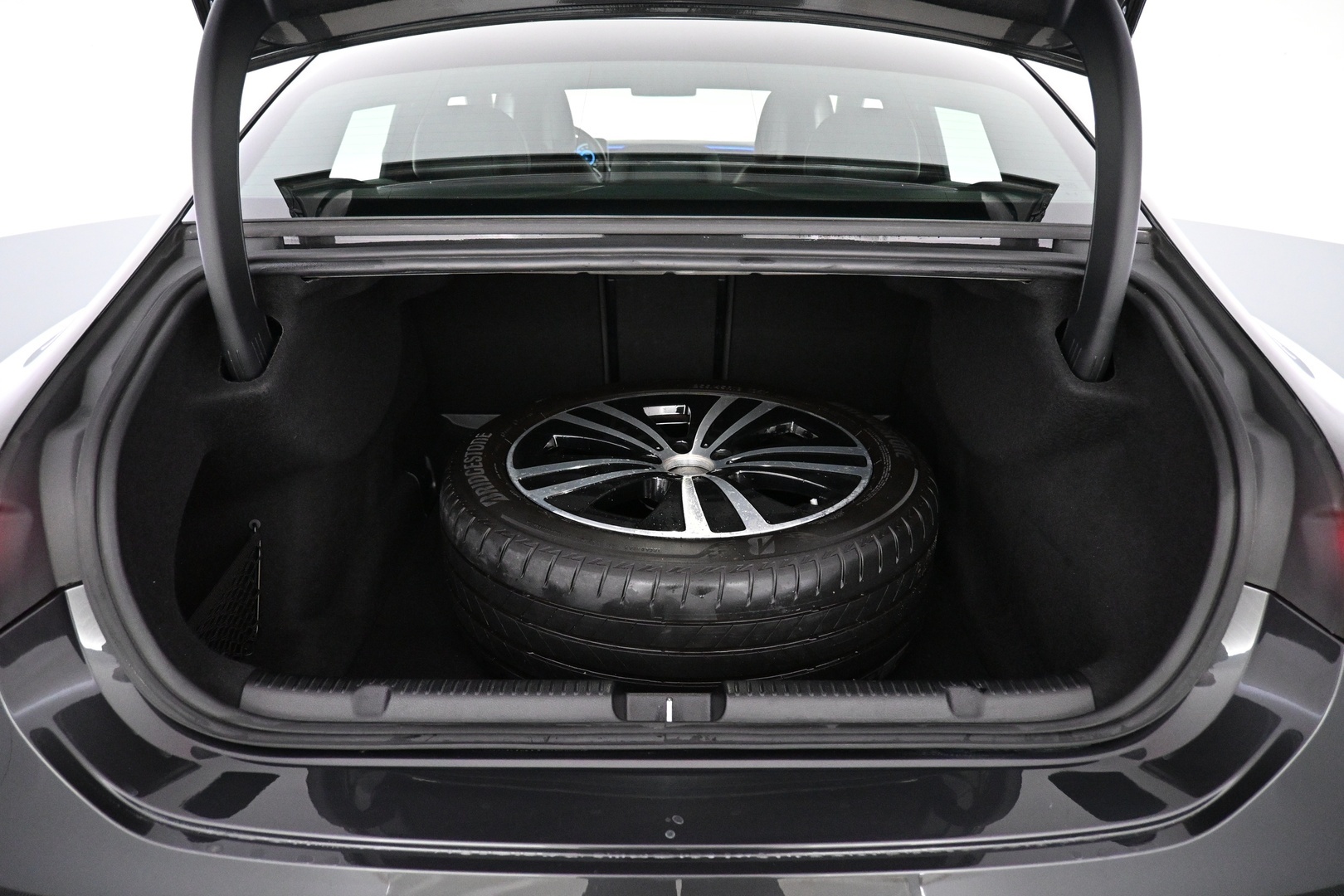 MERCEDES-BENZ EQE 2024