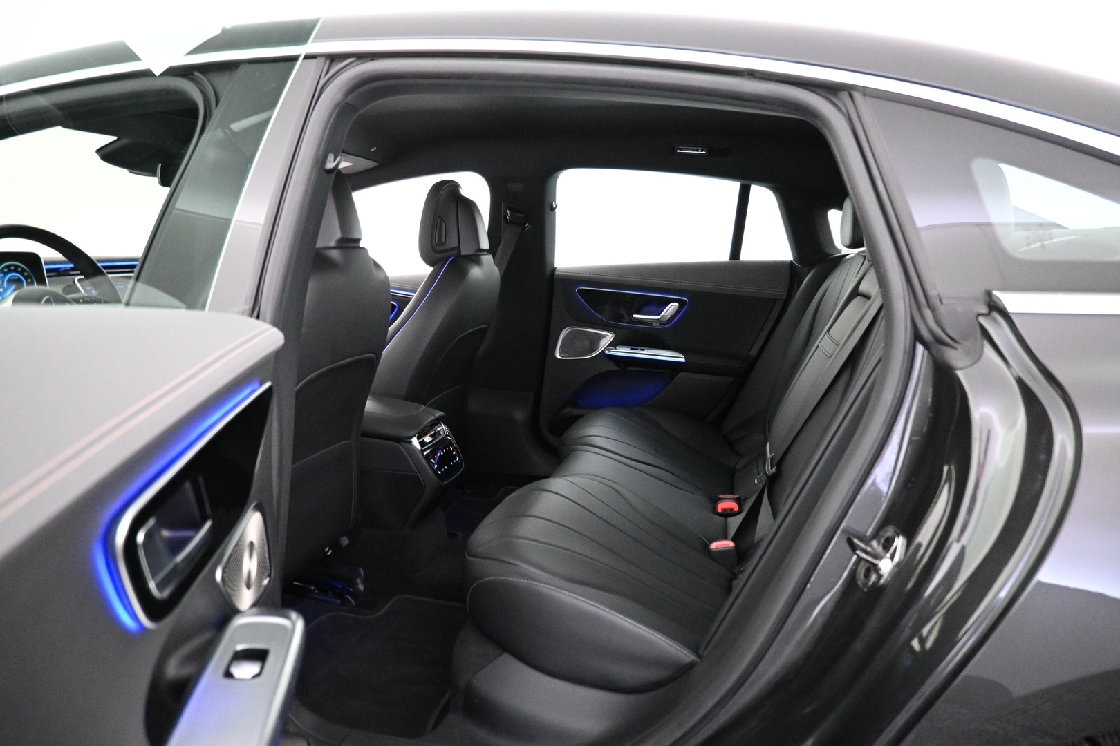 MERCEDES-BENZ EQE 2024