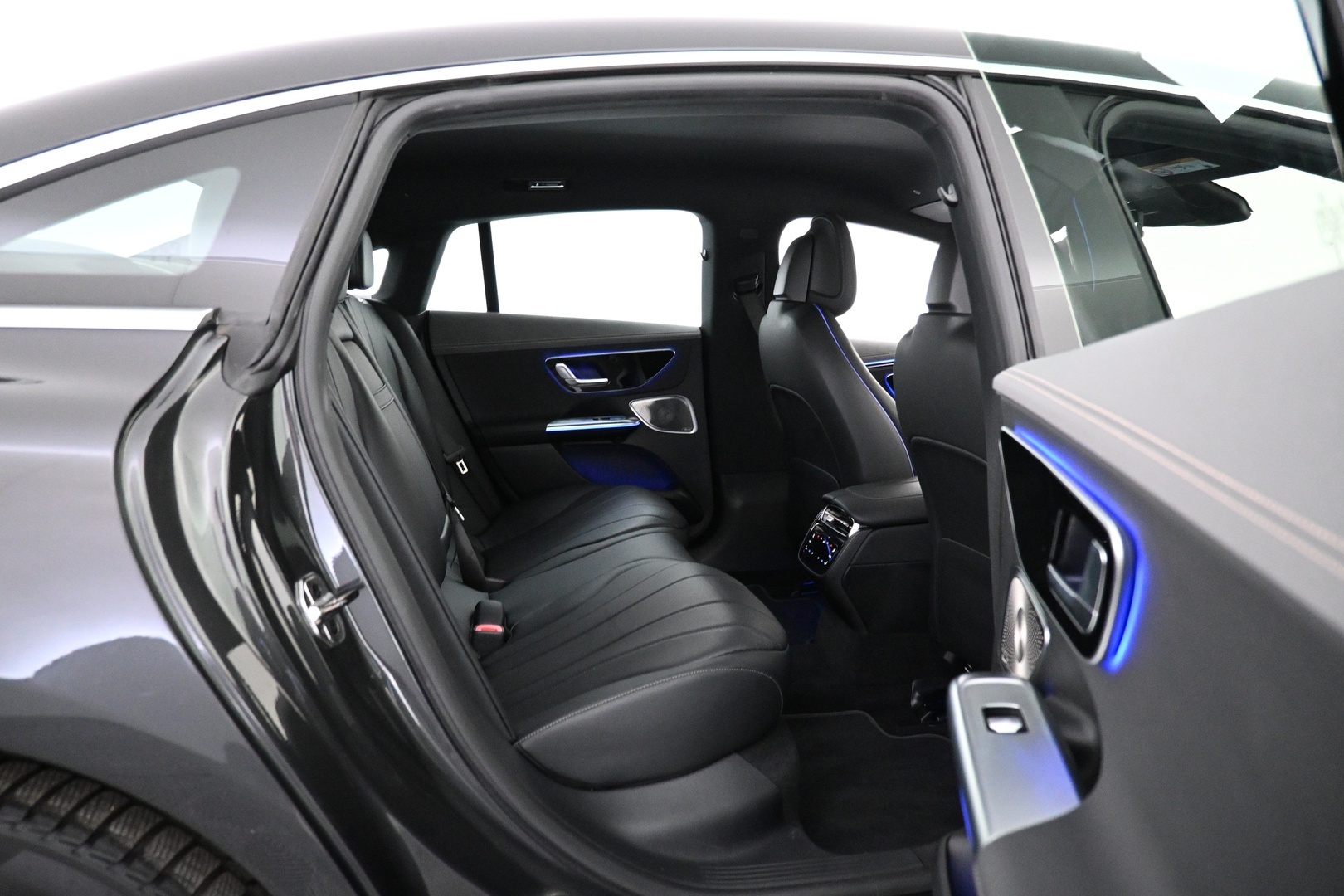 MERCEDES-BENZ EQE 2024