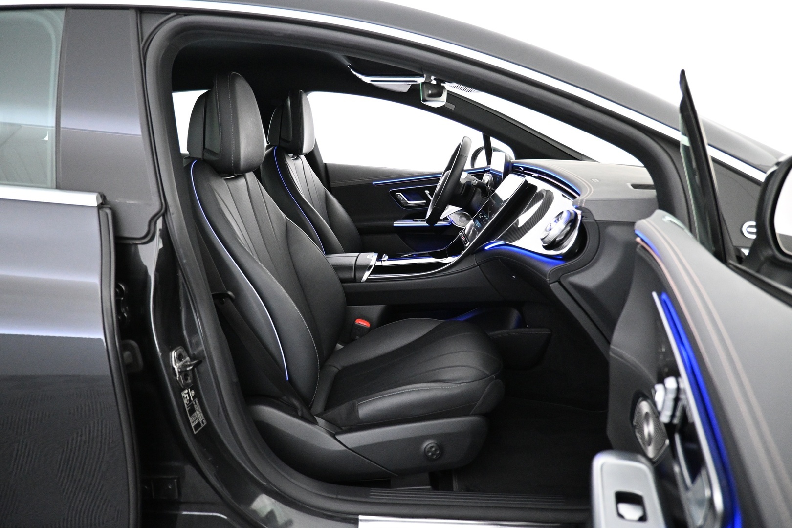 MERCEDES-BENZ EQE 2024