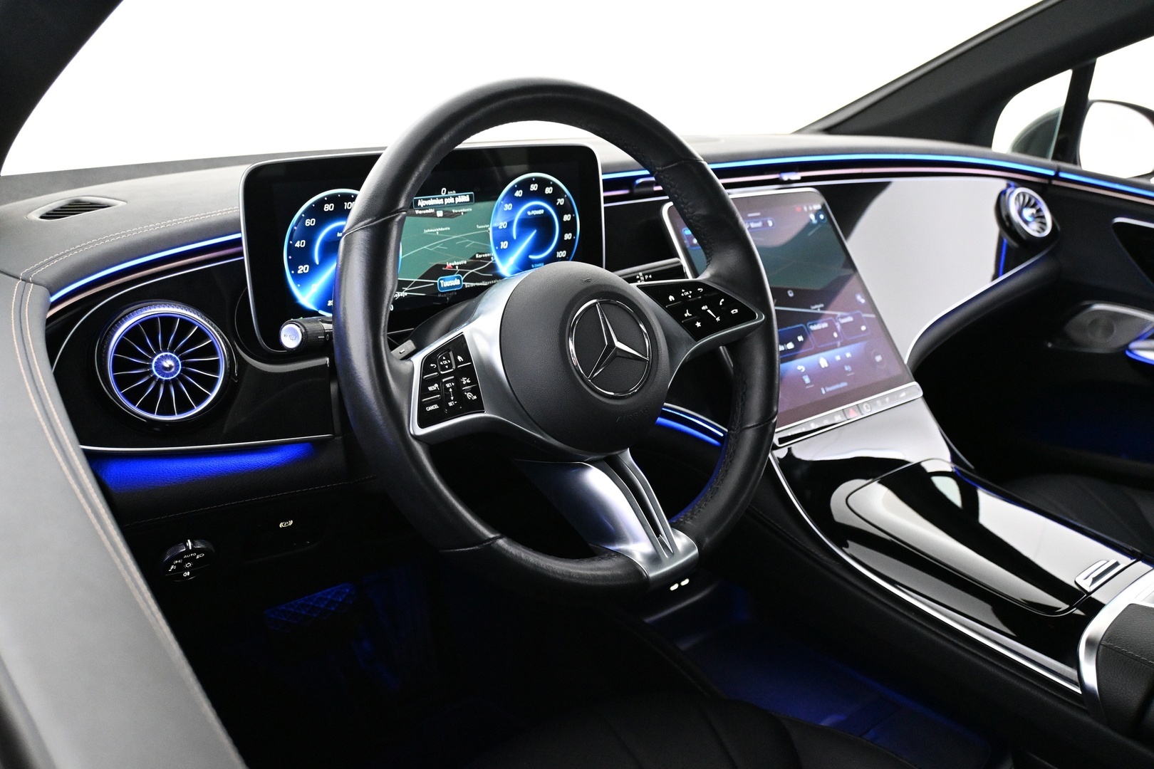 MERCEDES-BENZ EQE 2024