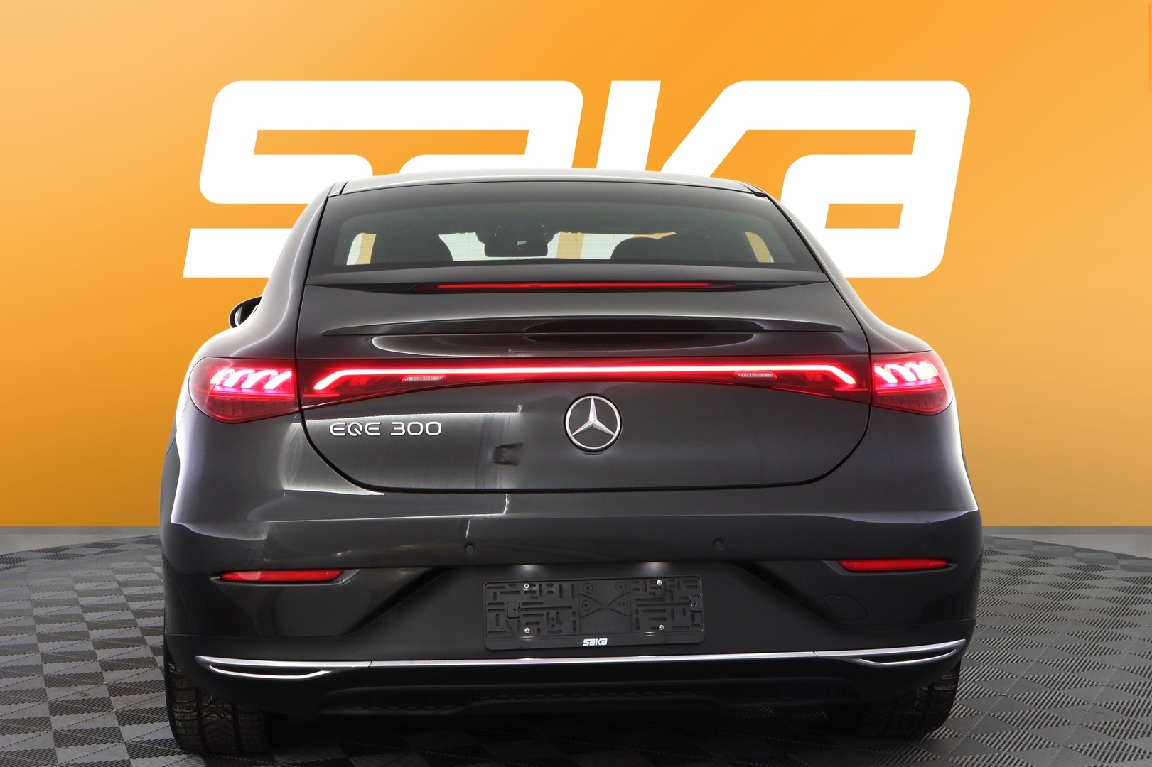 MERCEDES-BENZ EQE 2024