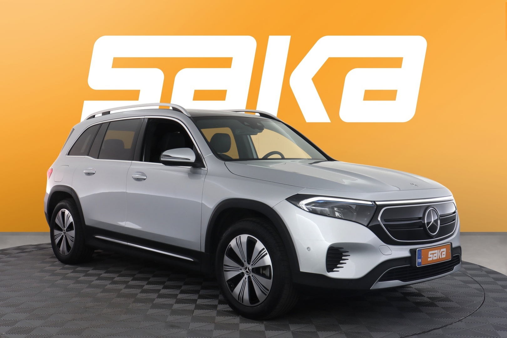 MERCEDES-BENZ EQB 2024