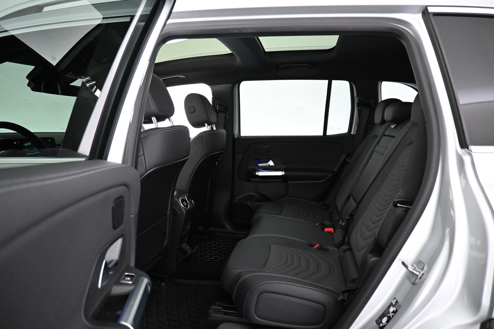 MERCEDES-BENZ EQB 2024