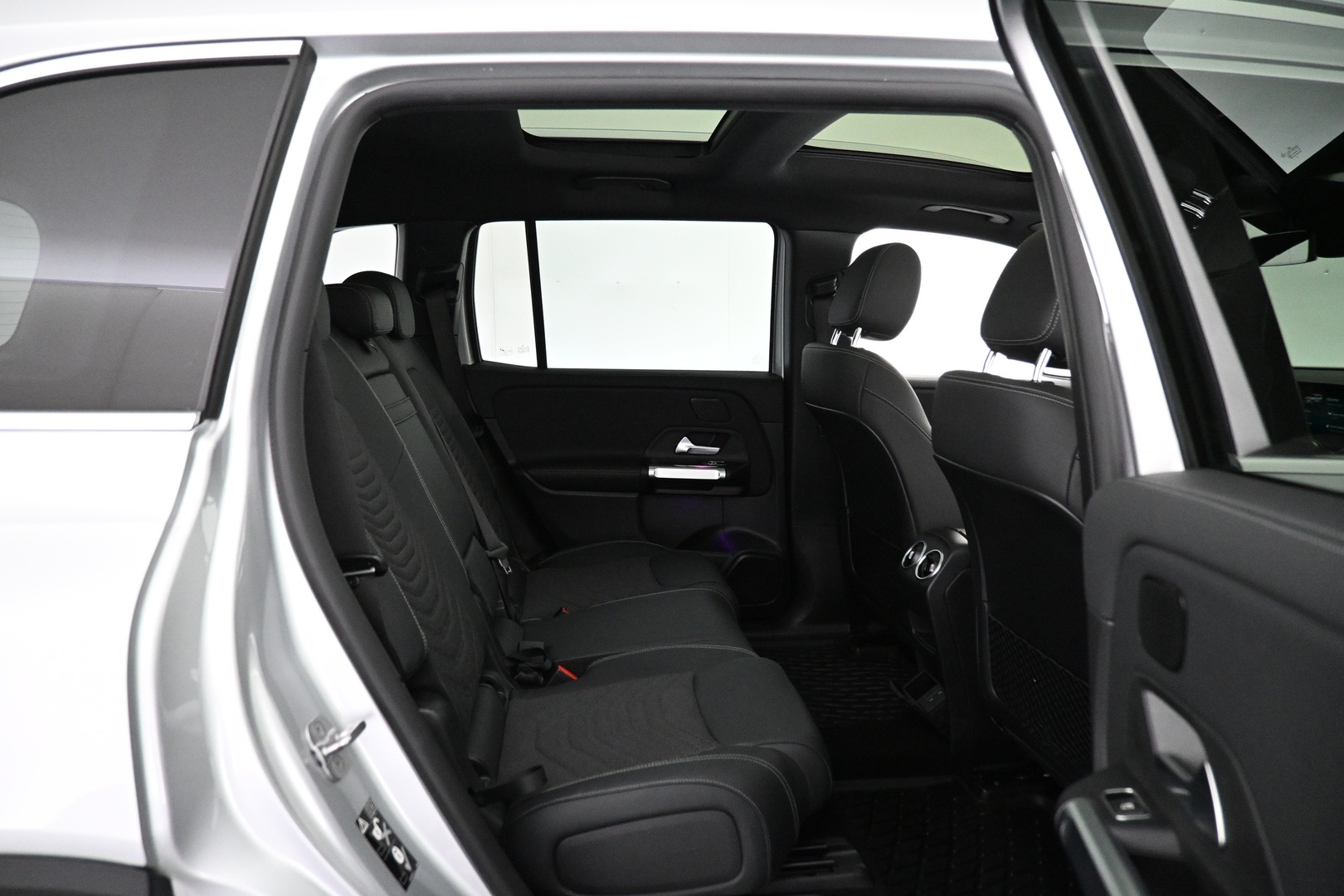 MERCEDES-BENZ EQB 2024