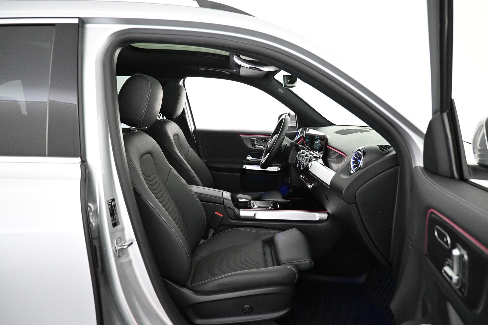 MERCEDES-BENZ EQB 2024