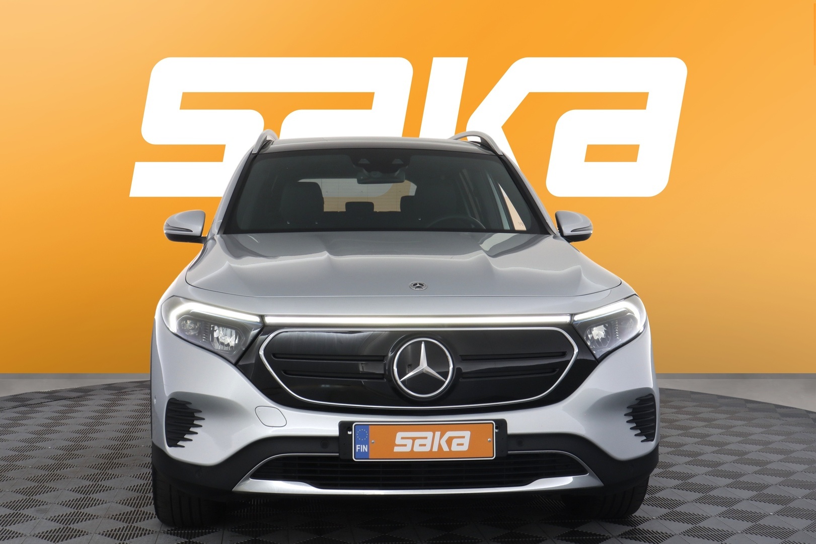 MERCEDES-BENZ EQB 2024