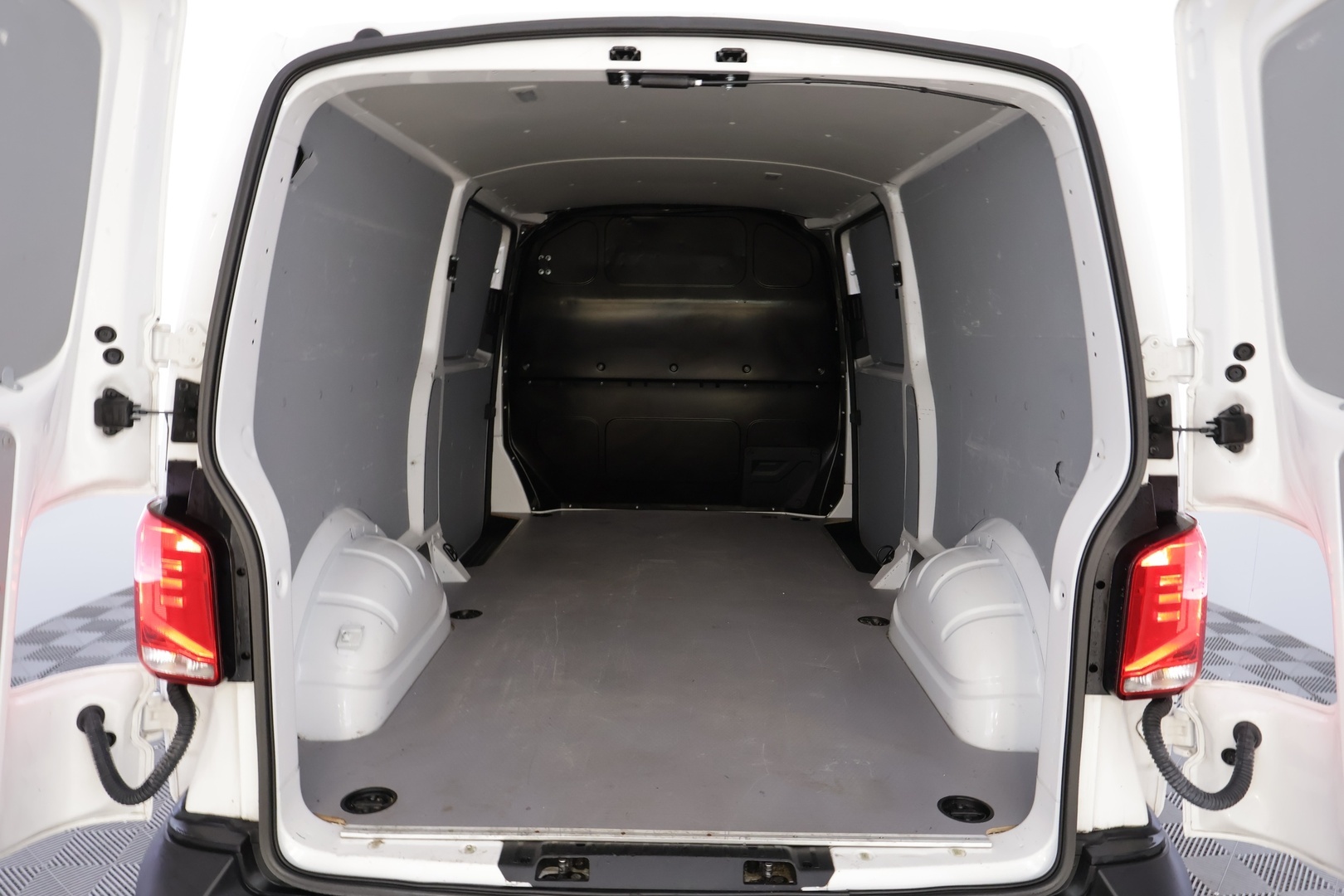 VOLKSWAGEN Transporter 2023