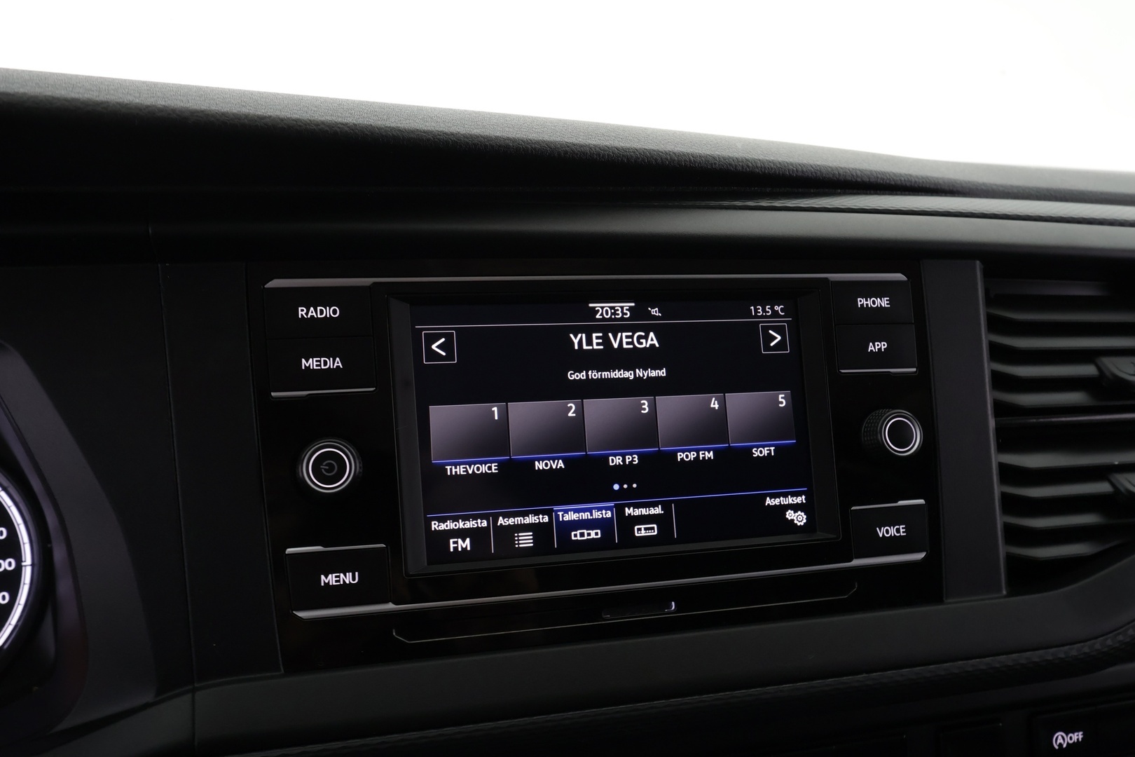 VOLKSWAGEN Transporter 2023