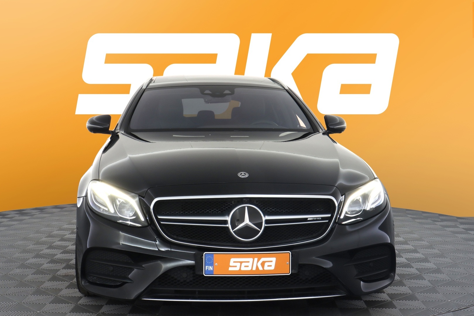 MERCEDES-BENZ E 2019