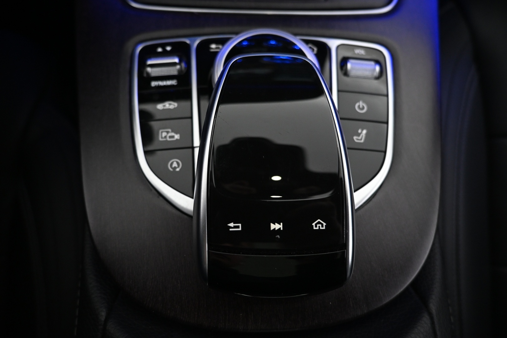 MERCEDES-BENZ E 2019