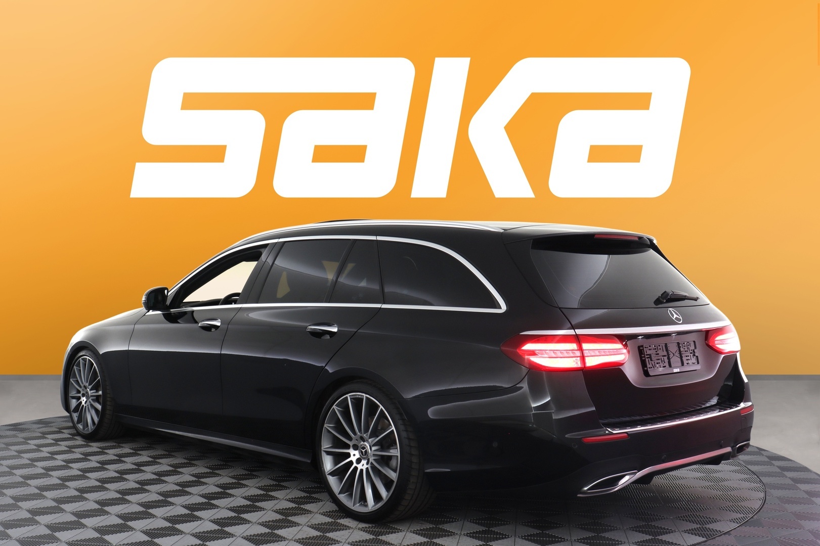 MERCEDES-BENZ E 2019