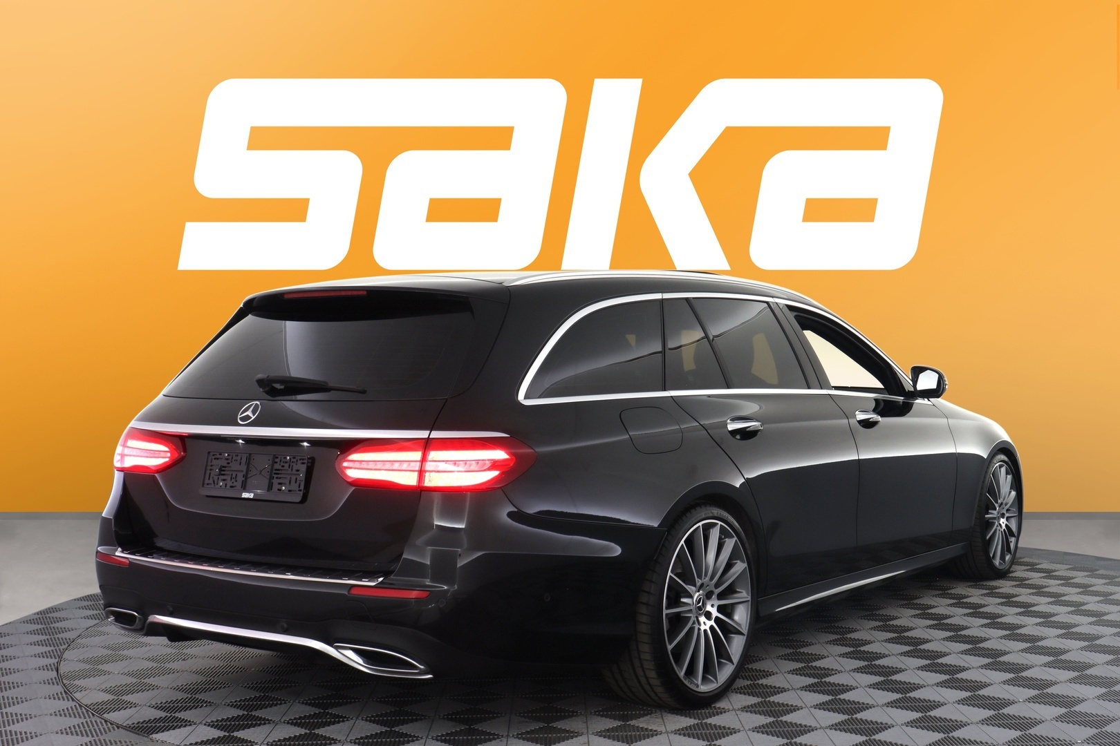 MERCEDES-BENZ E 2019