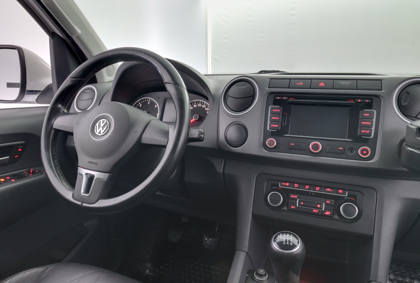 VOLKSWAGEN Amarok 2013