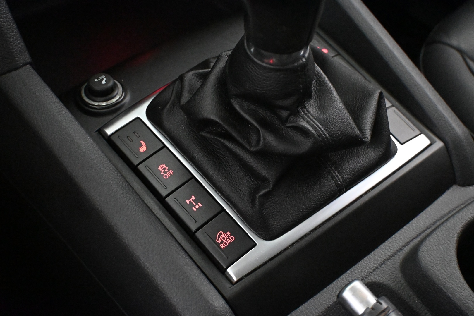 VOLKSWAGEN Amarok 2013