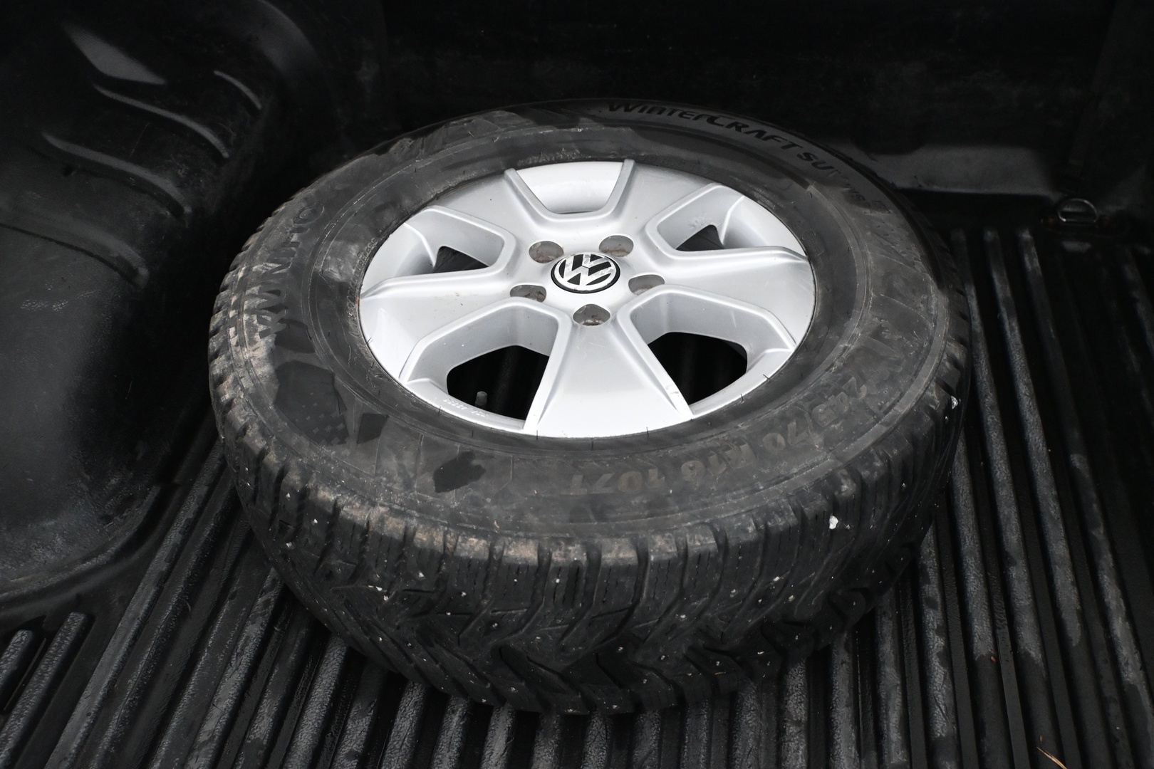 VOLKSWAGEN Amarok 2013