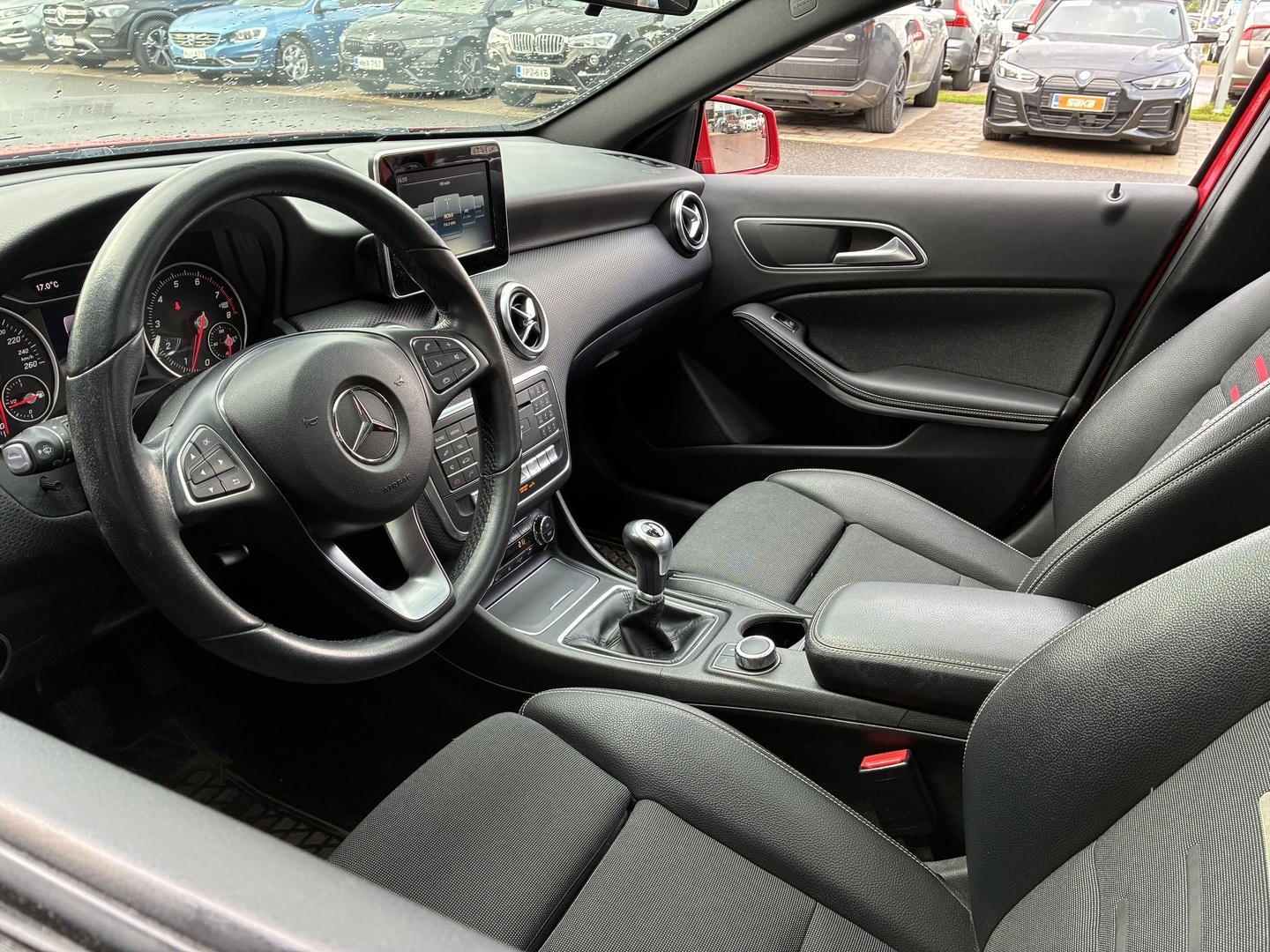 MERCEDES-BENZ A 2016