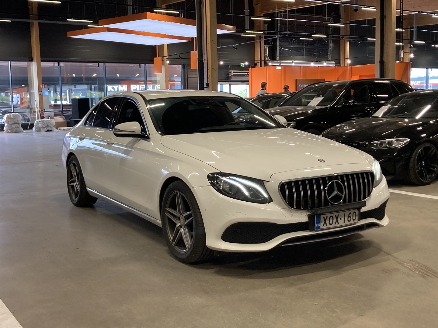 MERCEDES-BENZ E 2016