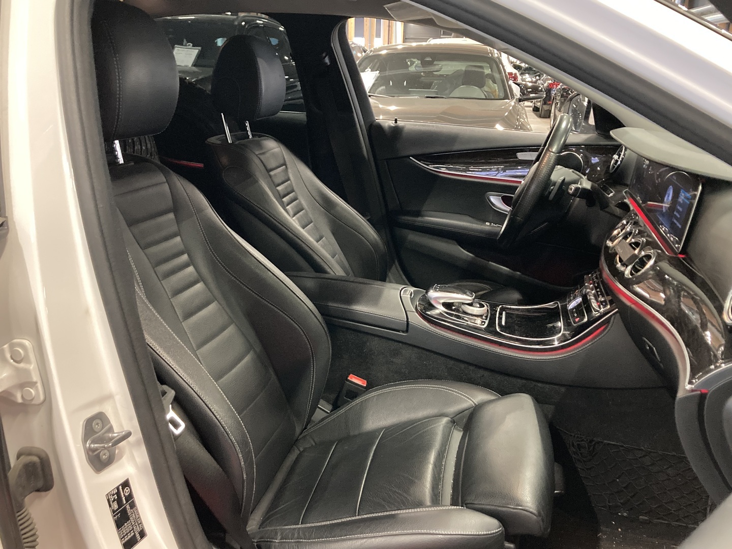 MERCEDES-BENZ E 2016