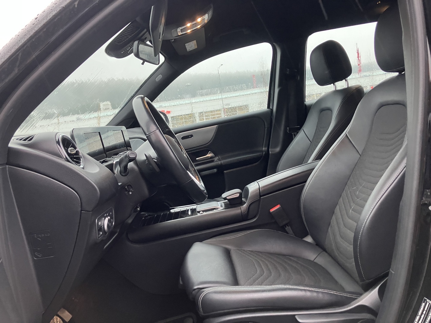 MERCEDES-BENZ GLB 2022