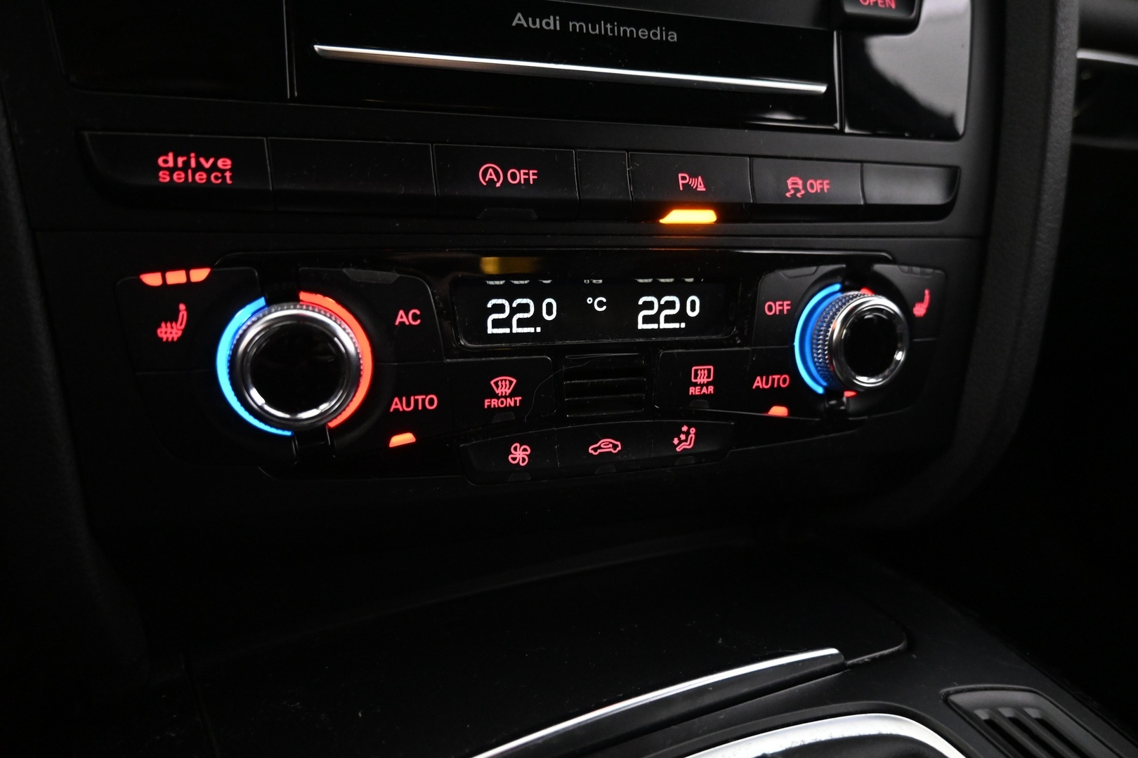 AUDI A4 2014