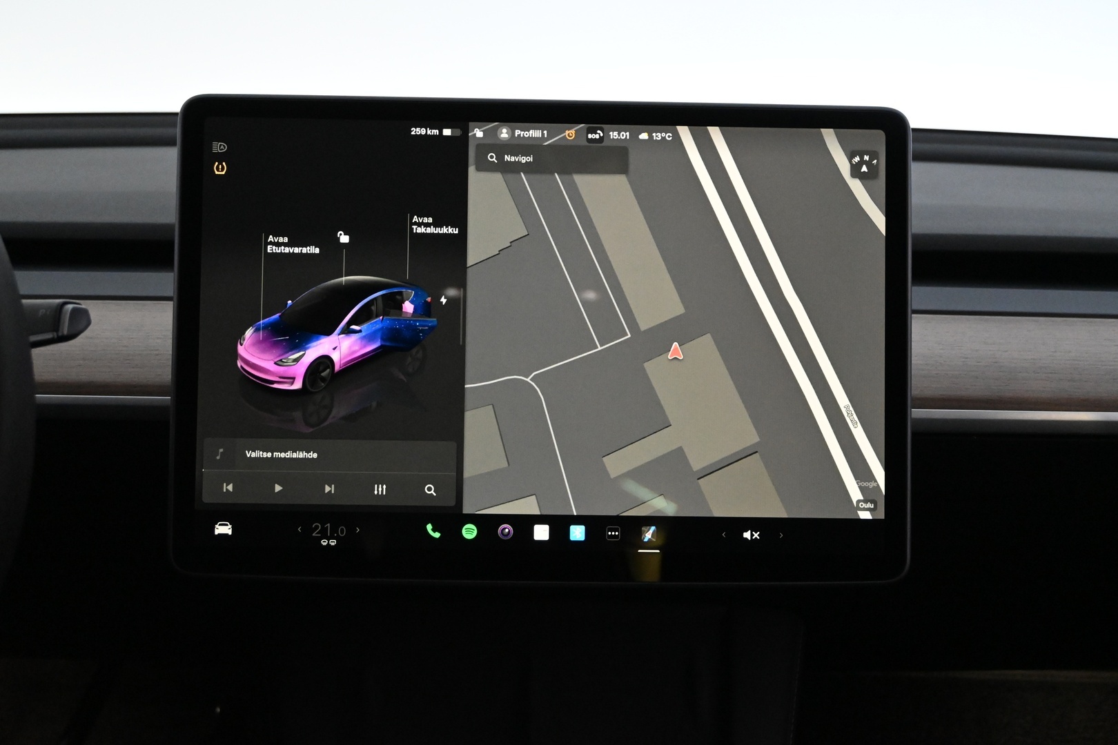 TESLA Model 3 2023