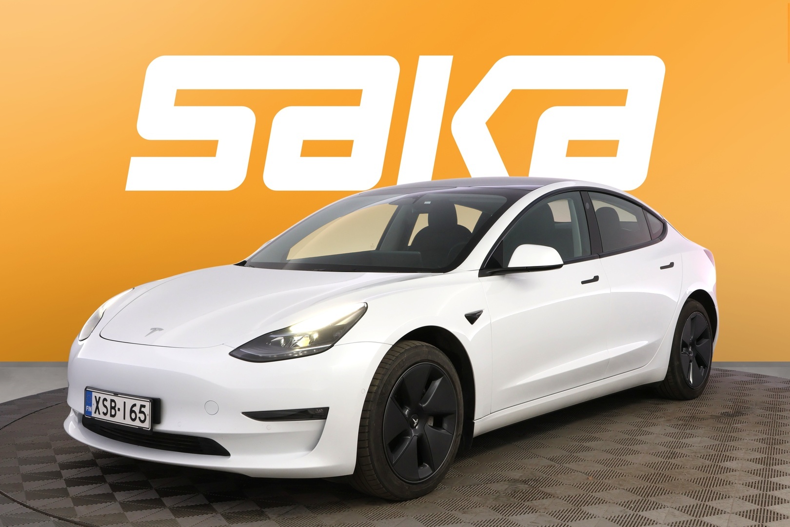 TESLA Model 3 2023
