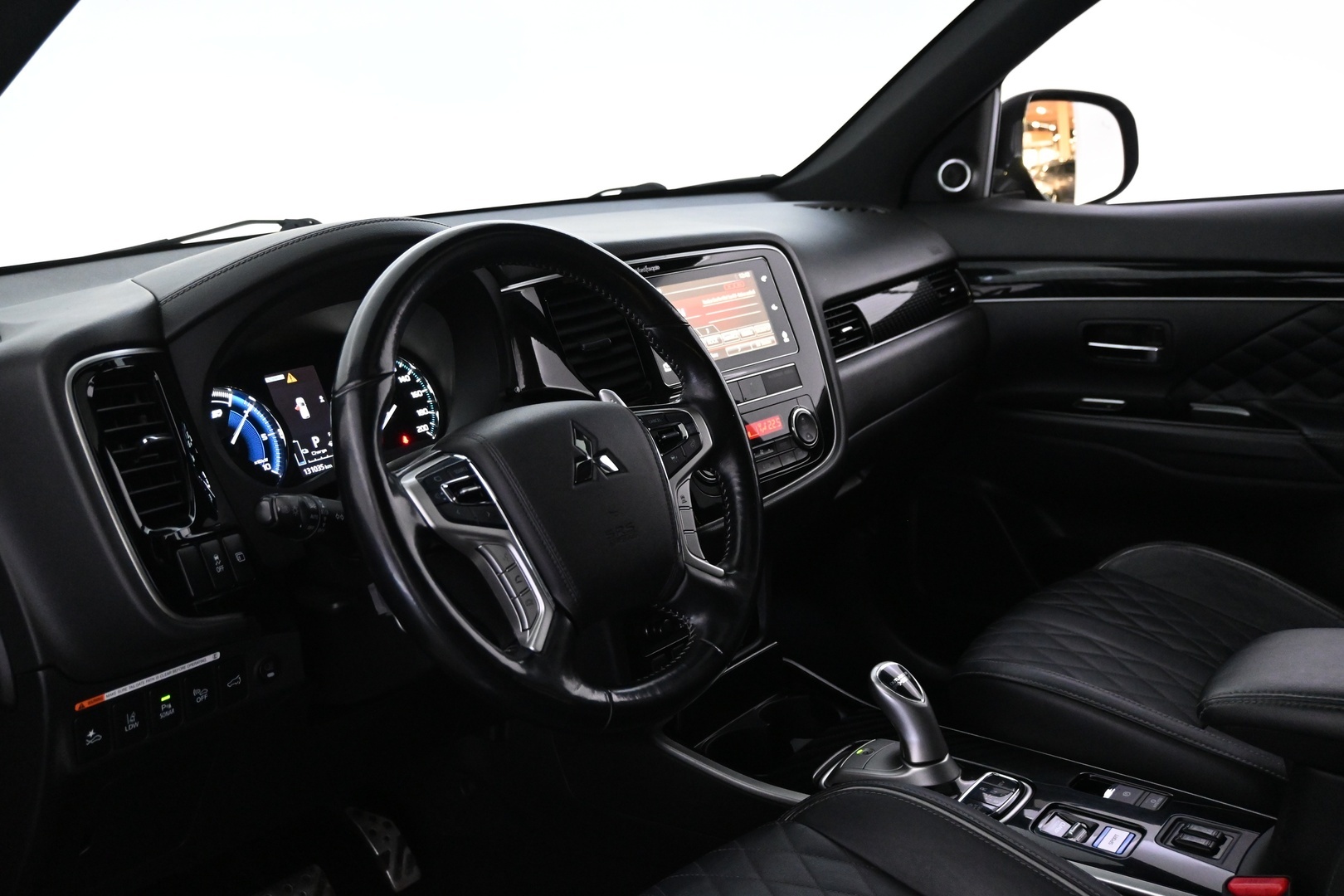 MITSUBISHI OUTLANDER PHEV 2019