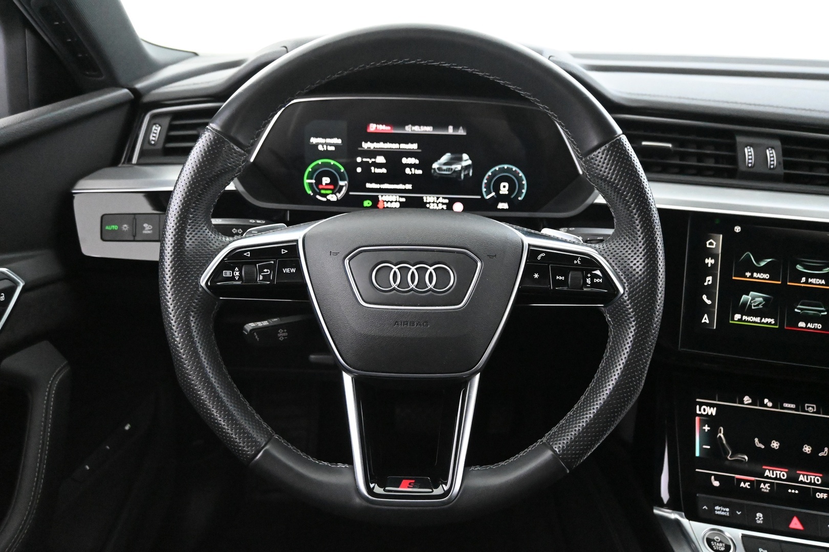 AUDI e-tron 2021