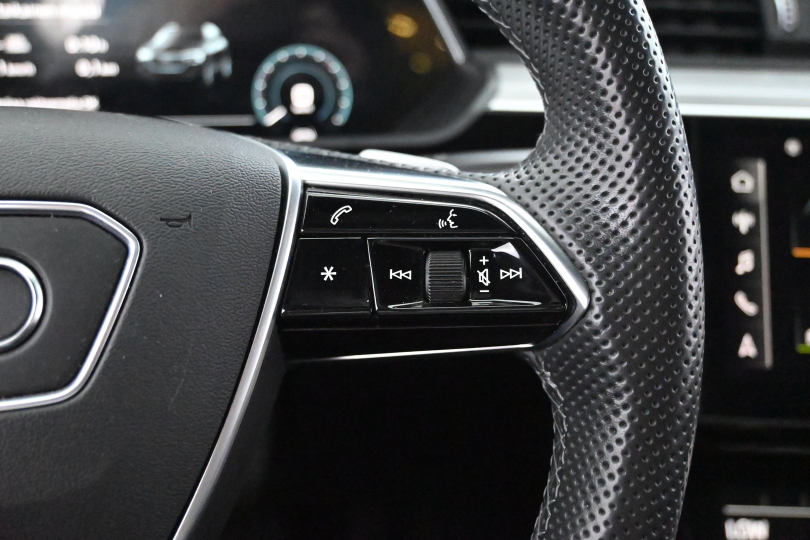 AUDI e-tron 2021