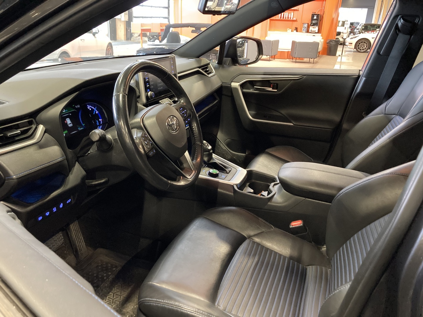 TOYOTA RAV4 2020