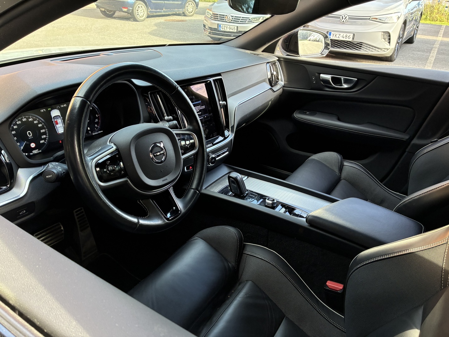 VOLVO V60 2021
