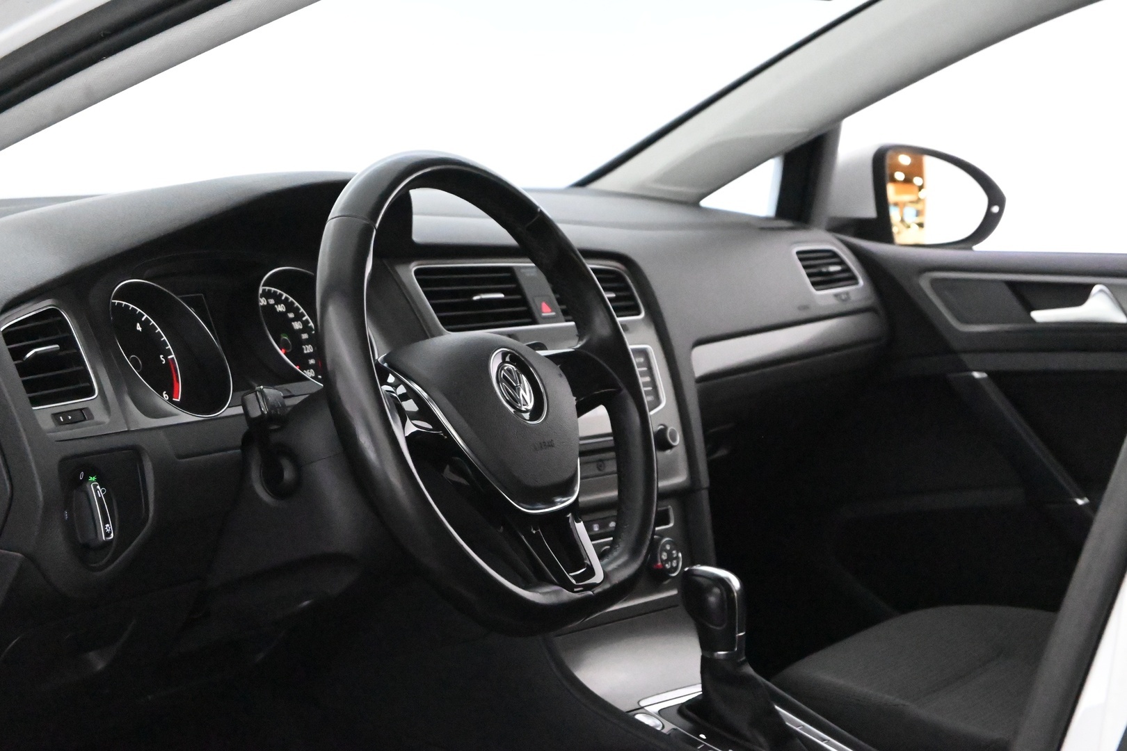 VOLKSWAGEN Golf 2013