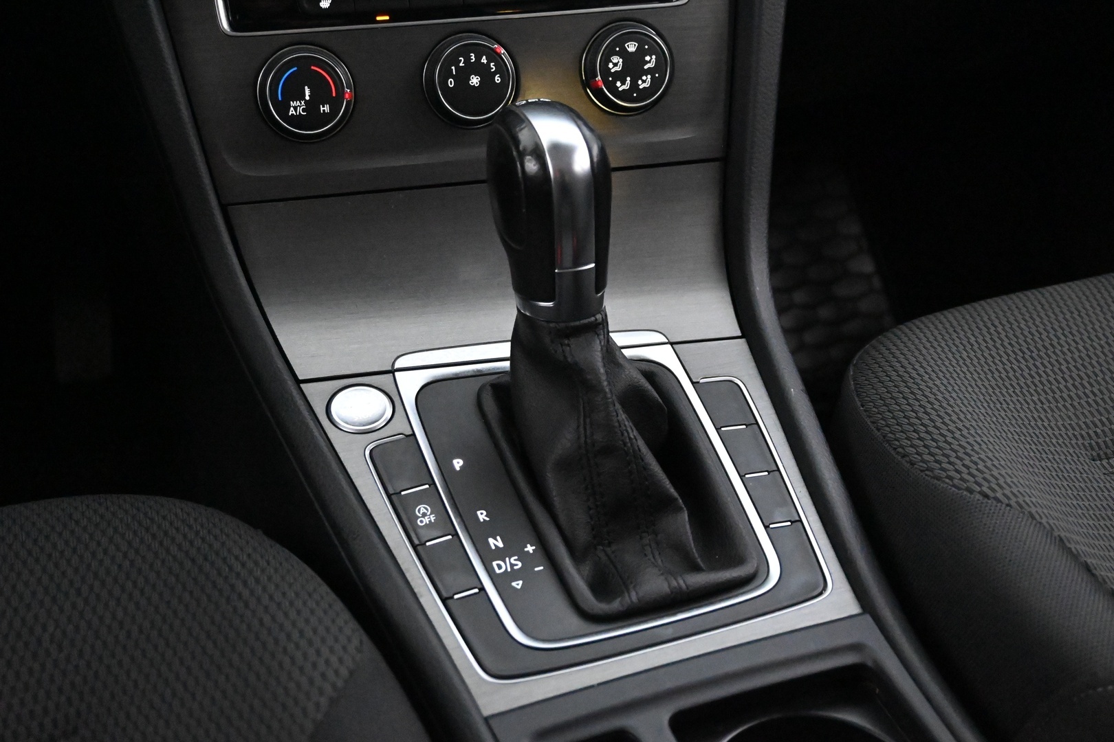 VOLKSWAGEN Golf 2013