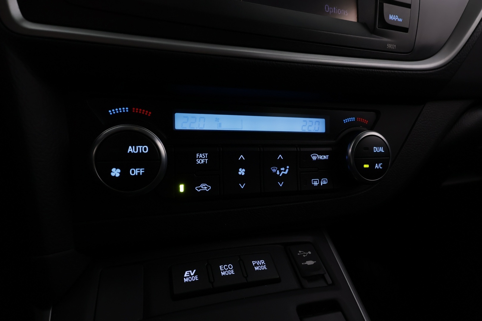 TOYOTA Auris 2013