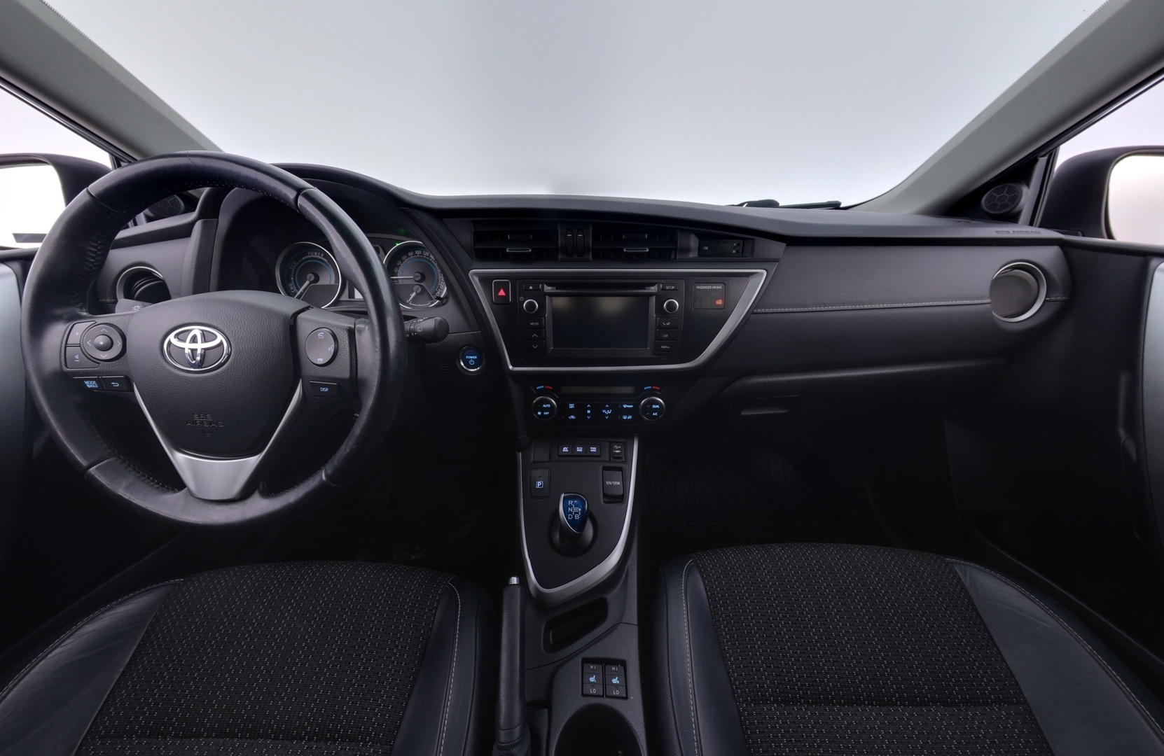 TOYOTA Auris 2013