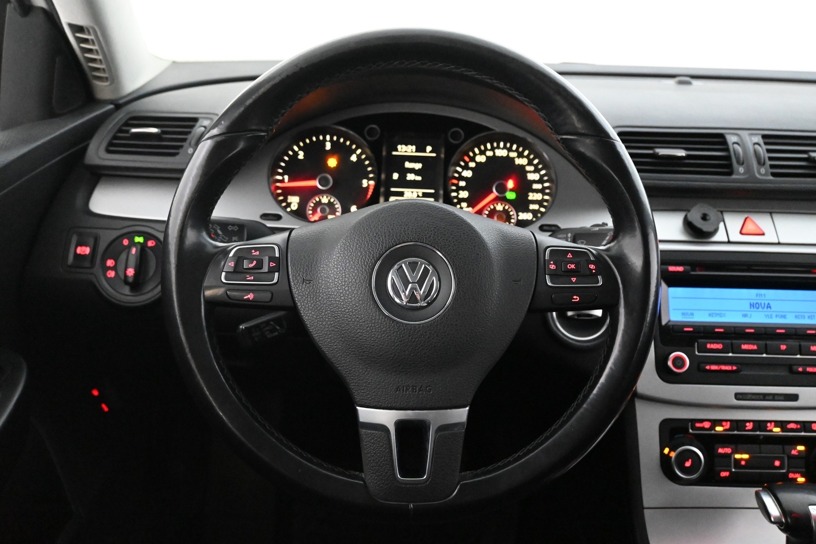 VOLKSWAGEN Passat 2010