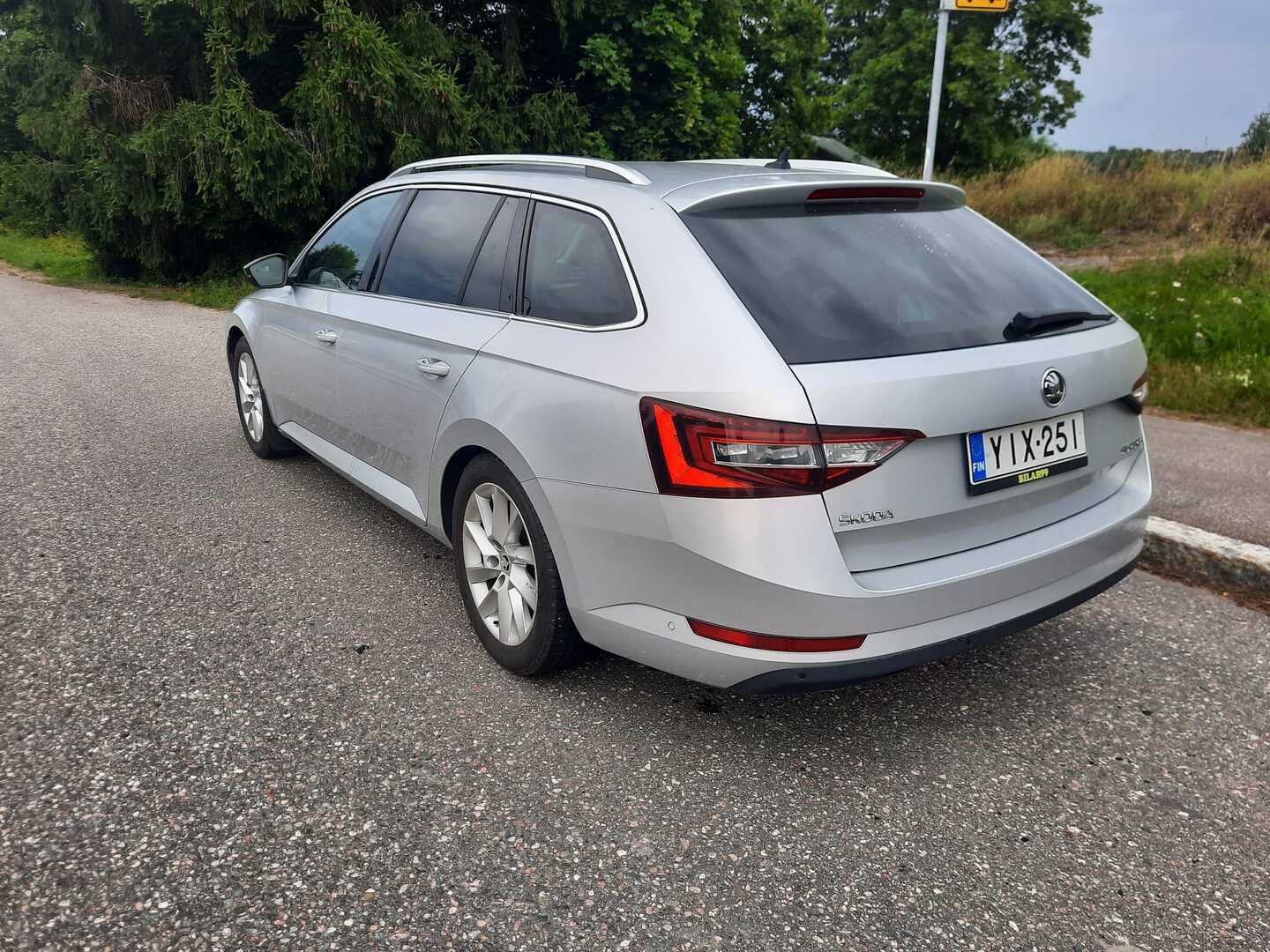 SKODA Superb 2016