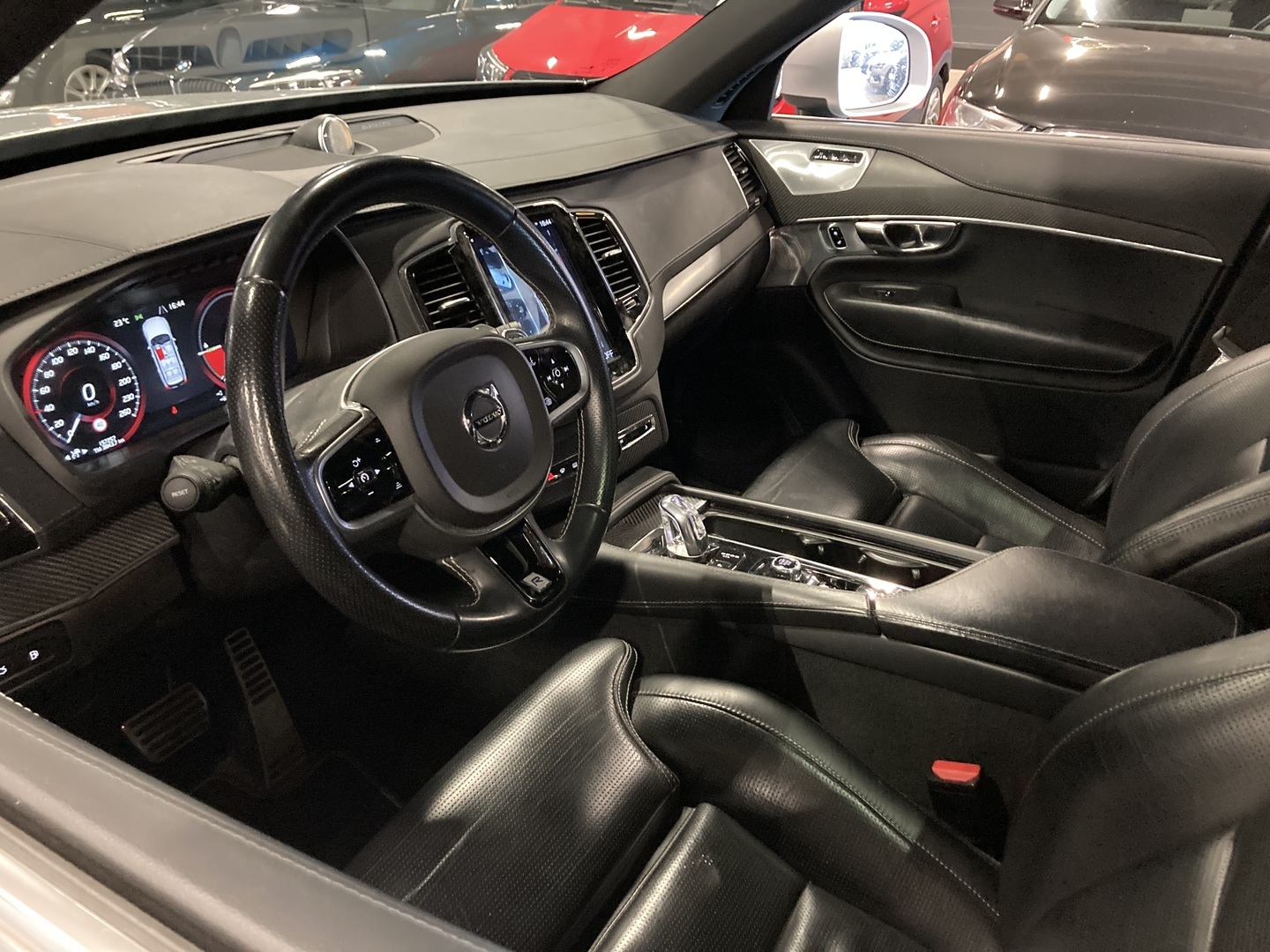 VOLVO XC90 2019