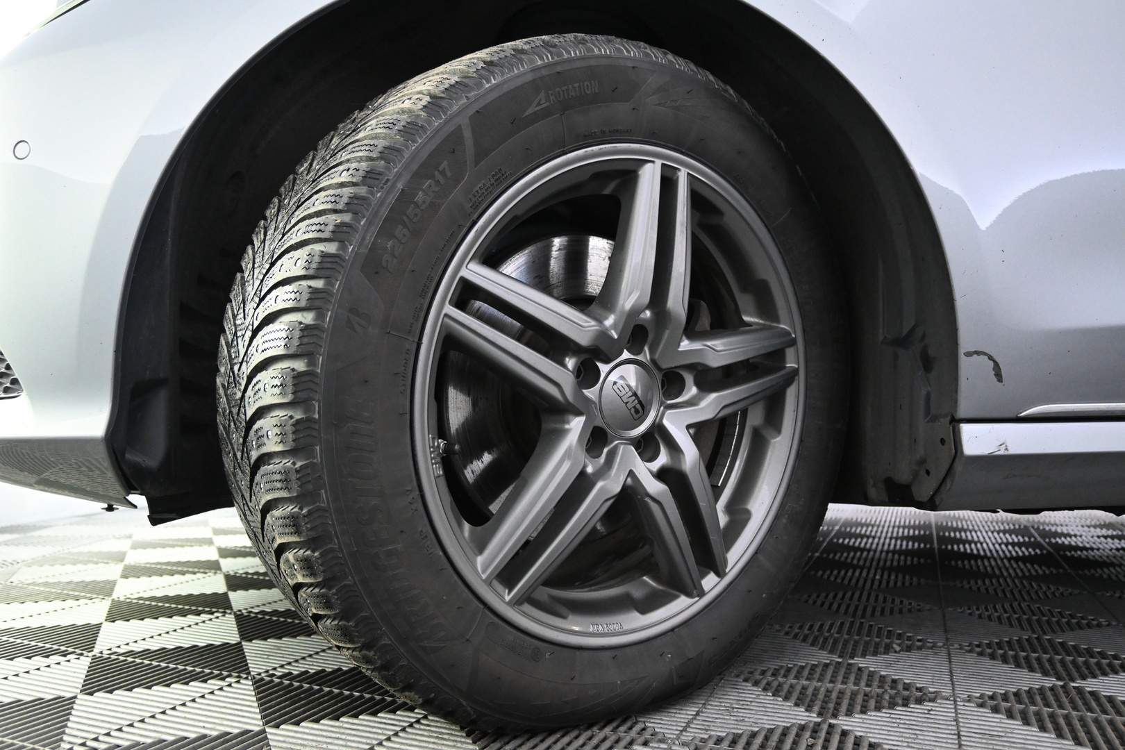 MERCEDES-BENZ E 2015