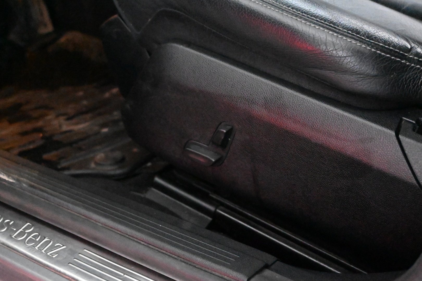 MERCEDES-BENZ E 2015